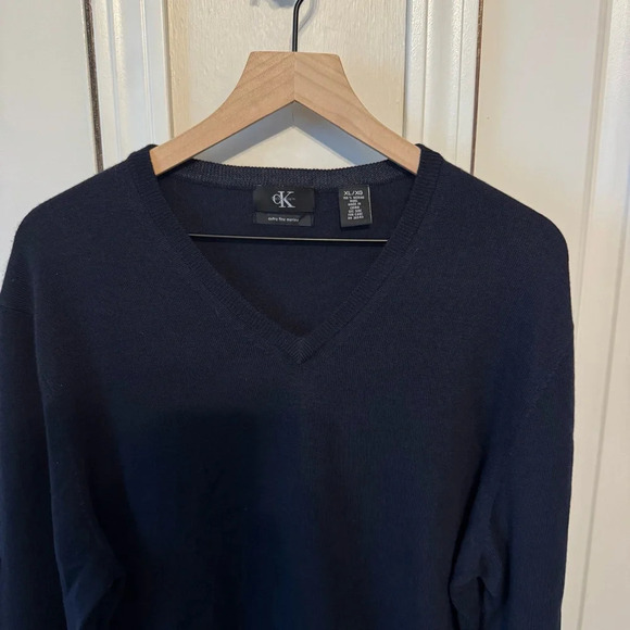 Calvin Klein Men’s Deep Navy Blue 100% Merino Wool V-Neck Long Sleeve Size XL - Picture 4 of 12